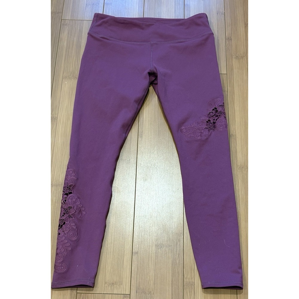 Fabletics Leggings Womens Large purple embroidered Mid Waisted Yoga